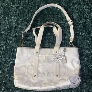 COACH KYRA SIGNATURE TOTE